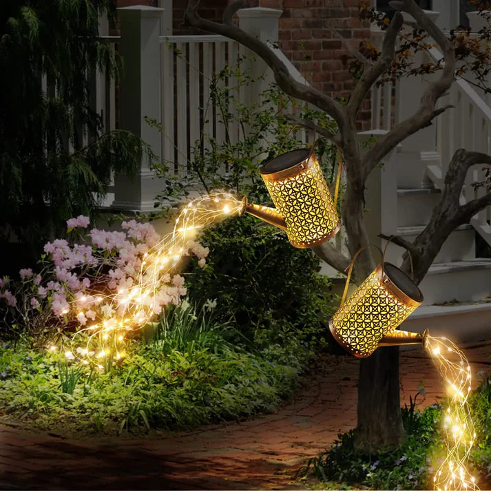 FairyPour - Dekorative Solar-Gießkanne mit kaskadierenden Lichtern