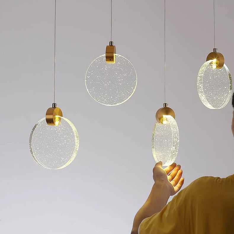 GoldenCircles – Hängelampe mit Goldringen & LED-Beleuchtung im Design-Look
