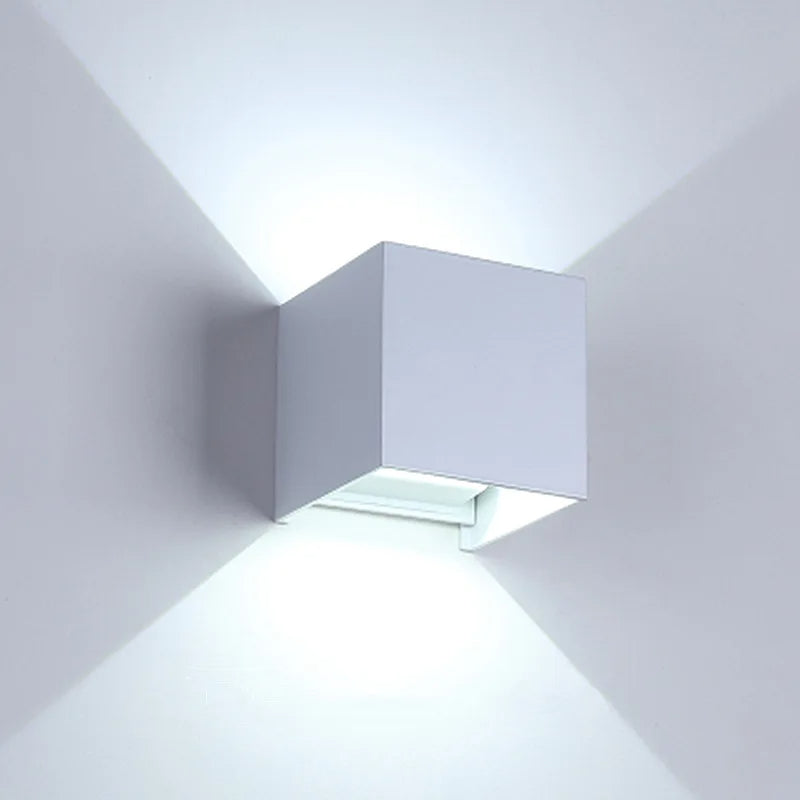KubiskStil™ – Moderne wasserdichte LED-Wandleuchte für Außen & Innen