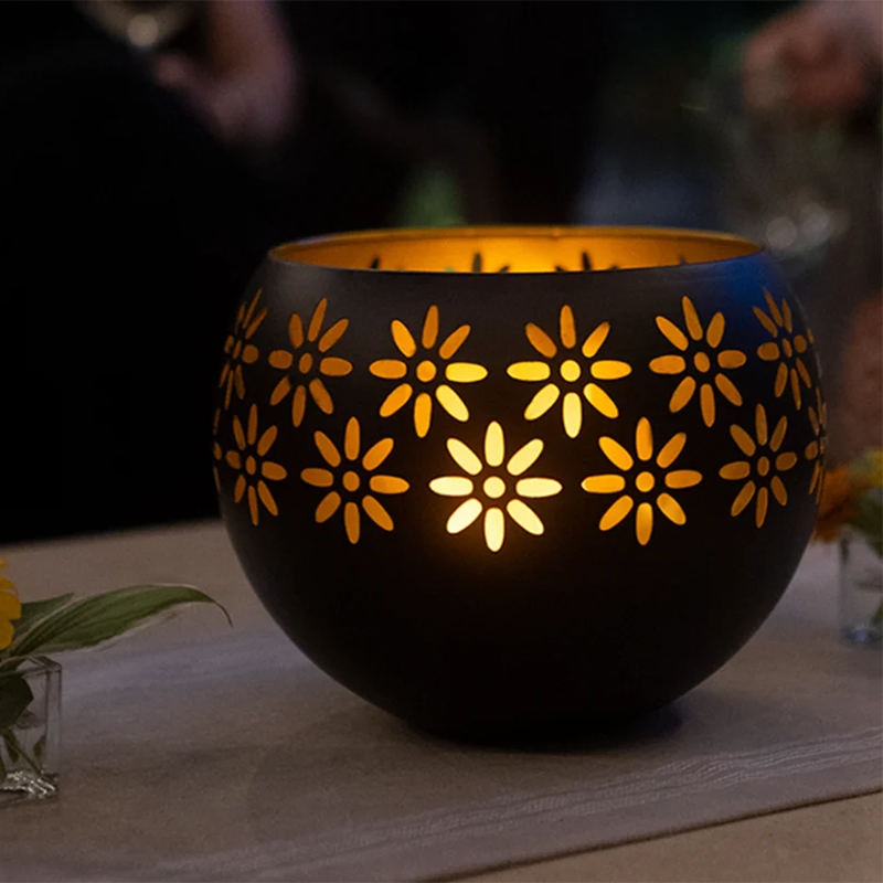 LumiBloom – Solarbetriebene Gartenblumenleuchten