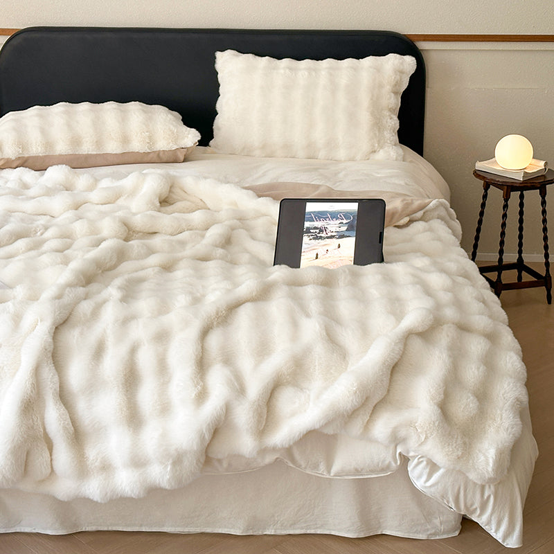 Velmorn - Plüschgestreifte Kuscheldecke für Couch und Bett