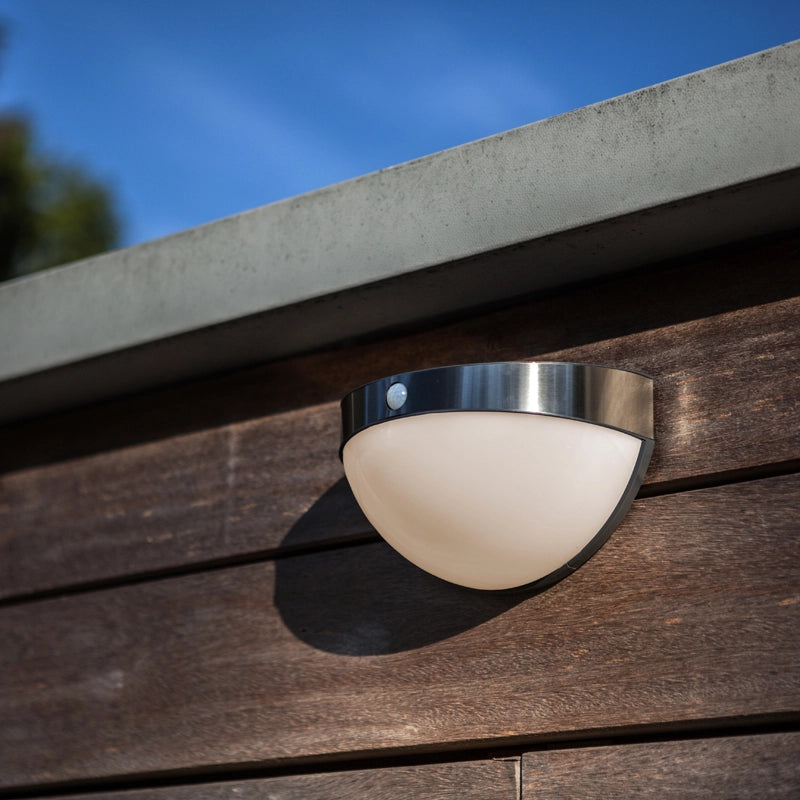 Arcus – Solar LED Außenwandleuchte mit Bewegungsmelder