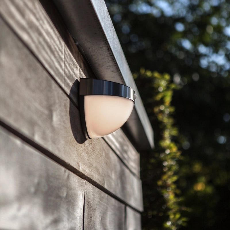 Arcus – Solar LED Außenwandleuchte mit Bewegungsmelder