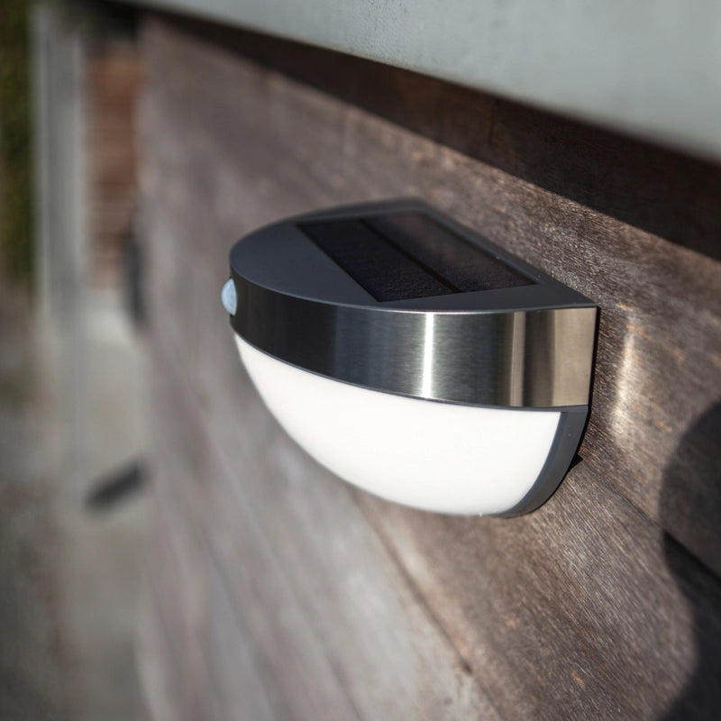 Arcus – Solar LED Außenwandleuchte mit Bewegungsmelder