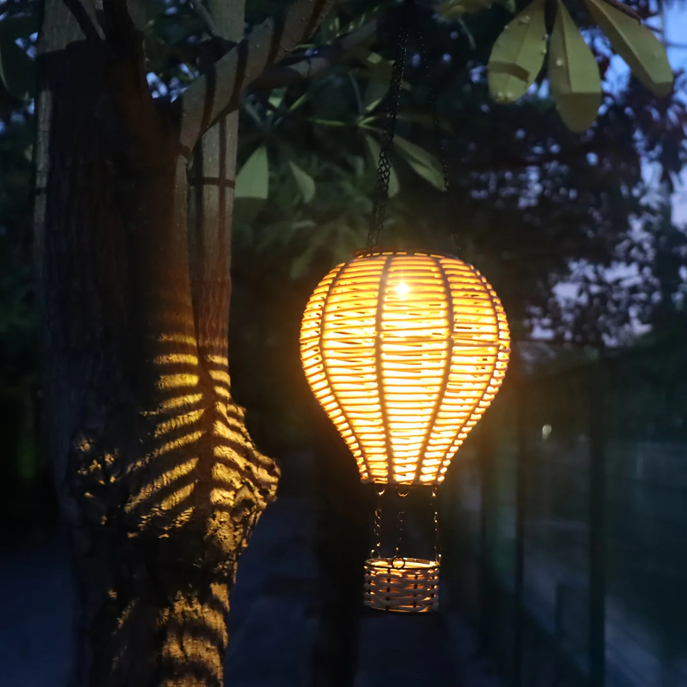 LumiFloat – Schwimmende Solar-Gartenlaterne mit LED für Teich & Terrasse