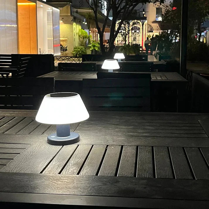 Aurelo – Minimalistische Solar-LED-Tischleuchte für Garten & Balkon
