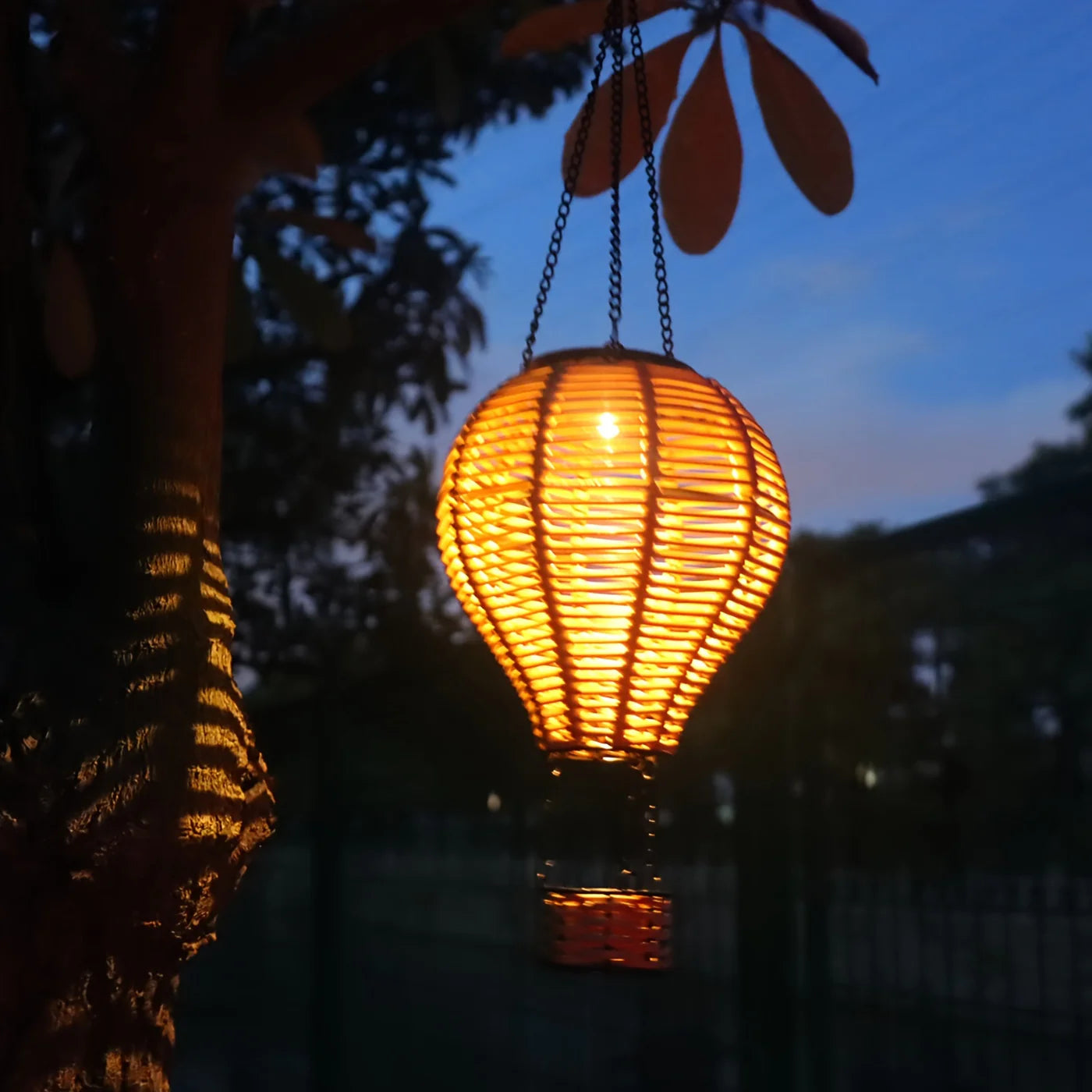 LumiFloat – Schwimmende Solar-Gartenlaterne mit LED für Teich & Terrasse