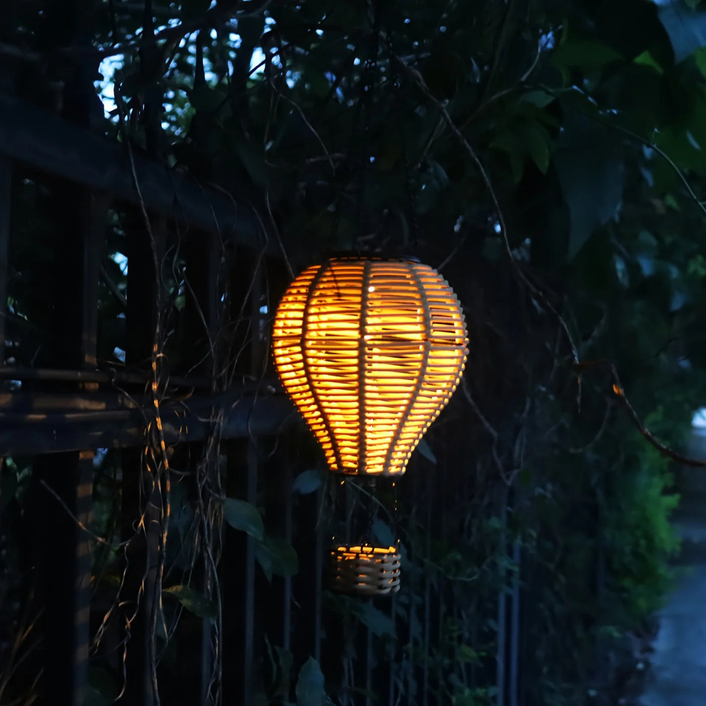 LumiFloat – Schwimmende Solar-Gartenlaterne mit LED für Teich & Terrasse