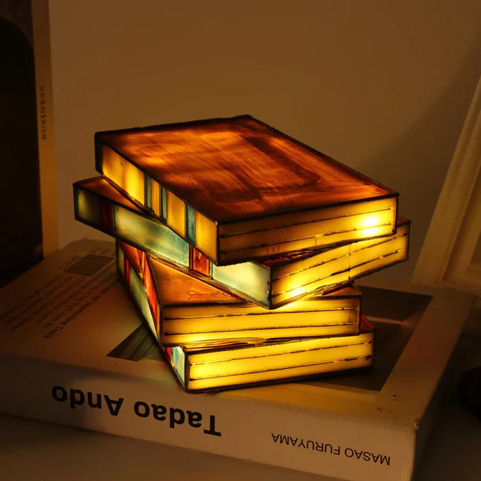 VintageGlow – Faltbare LED-Buchlampe im Vintage-Design mit USB-Ladung