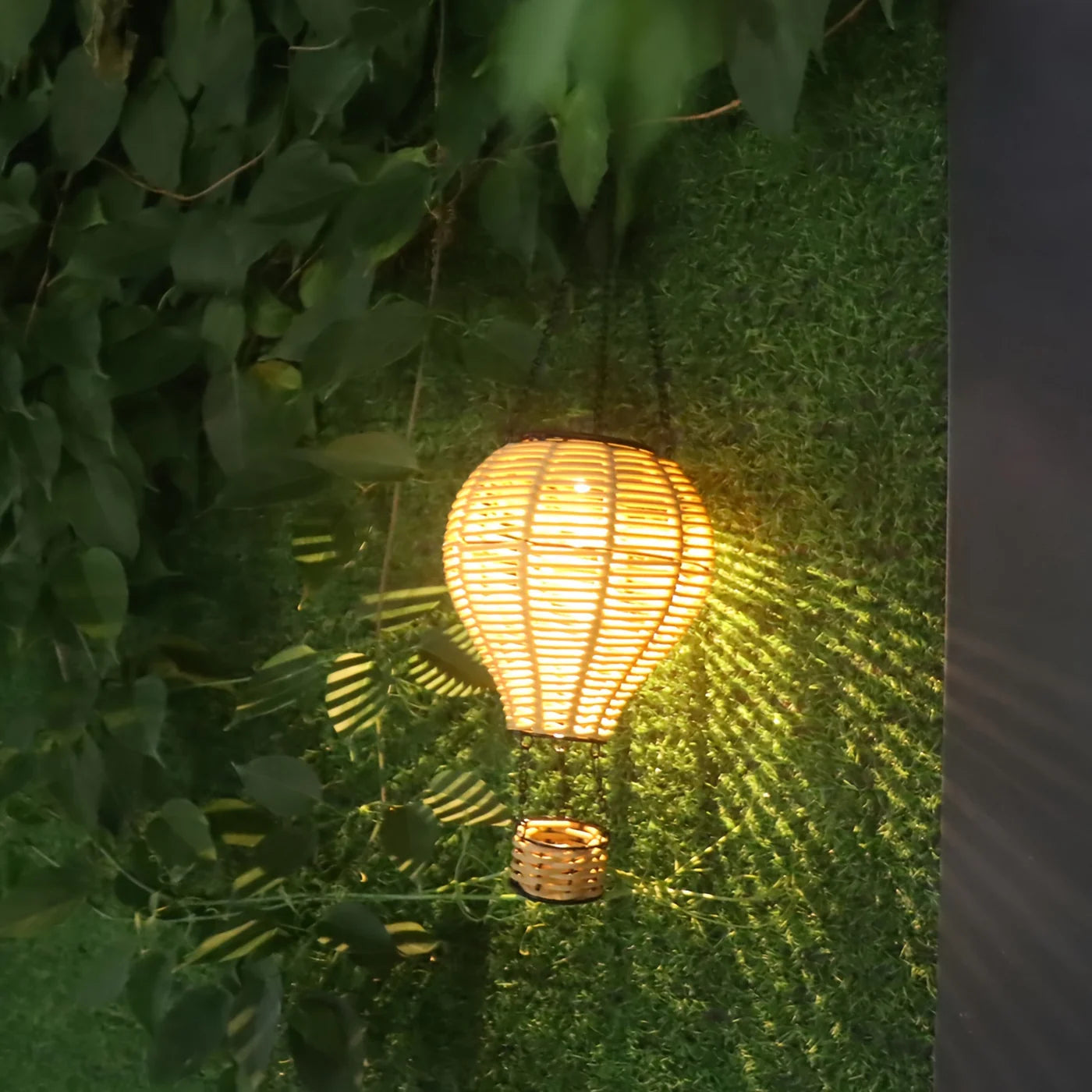 LumiFloat – Schwimmende Solar-Gartenlaterne mit LED für Teich & Terrasse