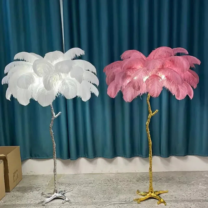 Feathra – Luxuriöse Stehlampe mit Straußenfedern für Wohn- oder Schlafzimmer