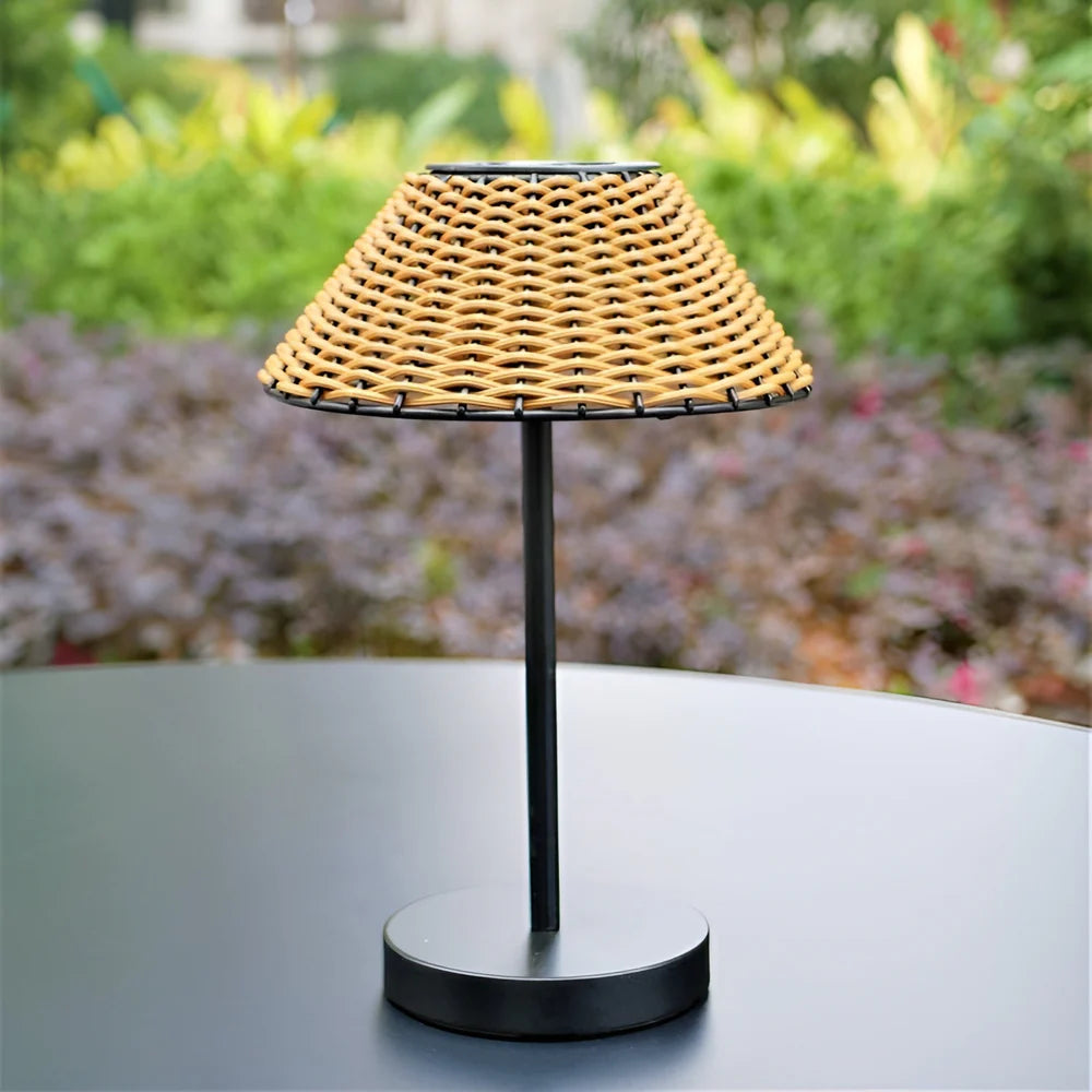 SolWeava – Solar Tischlampe mit Geflecht für draußen