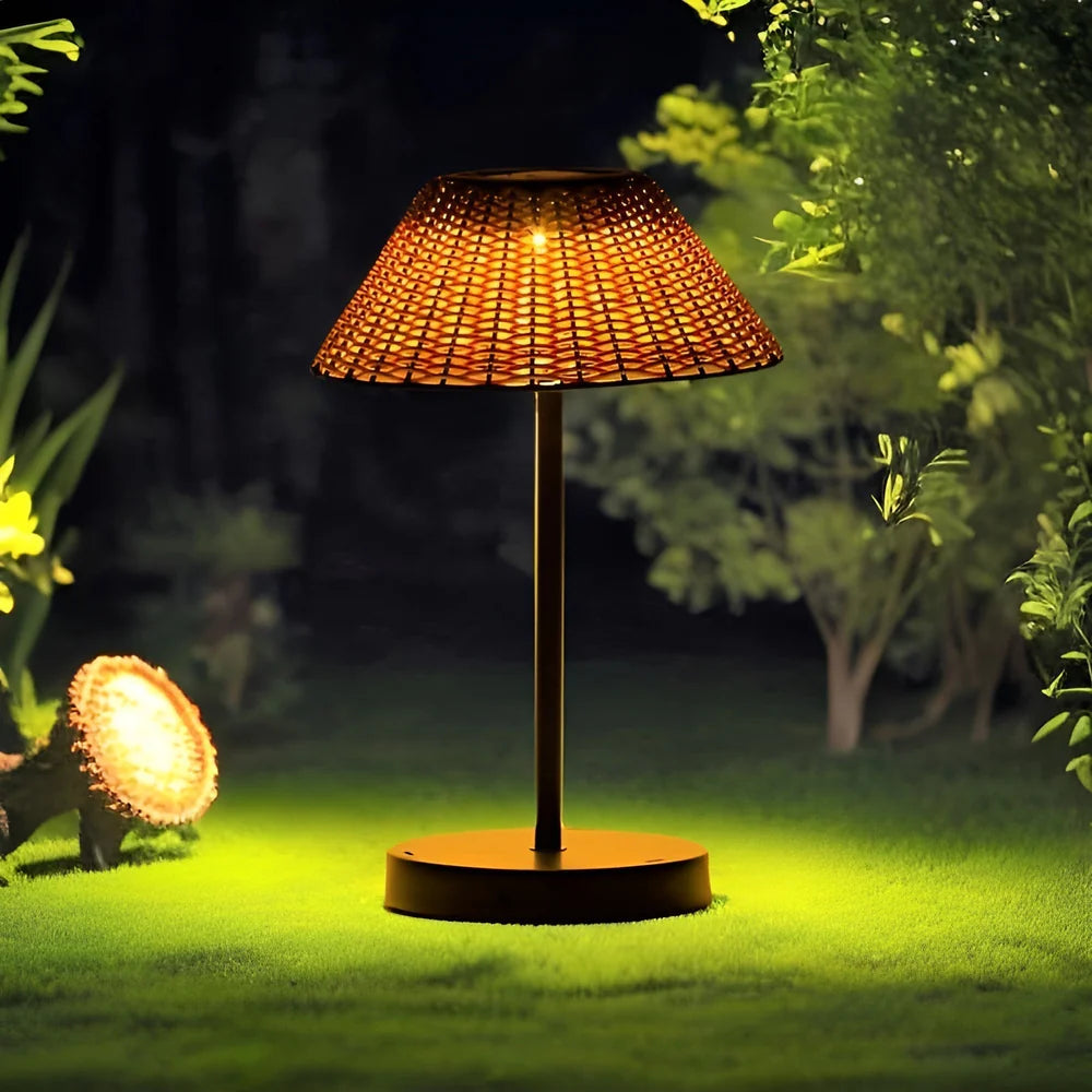 SolWeava – Solar Tischlampe mit Geflecht für draußen