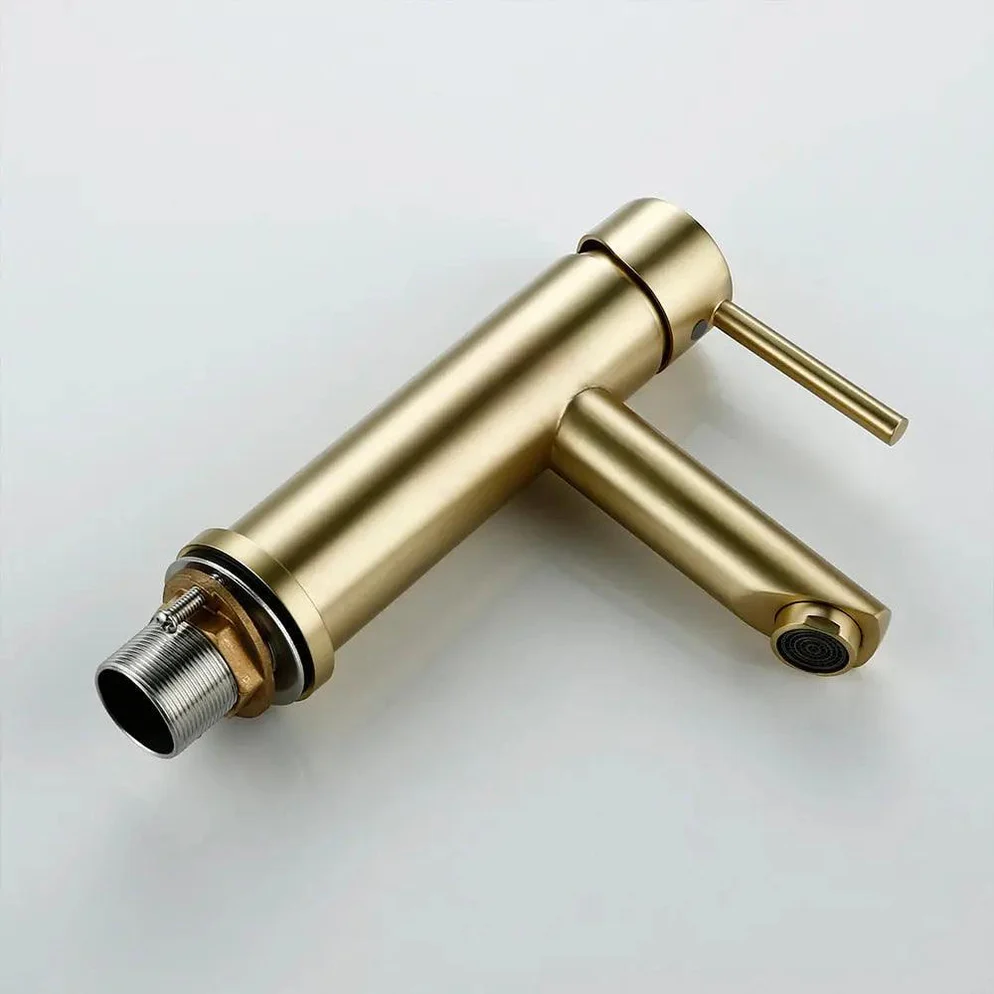 Aurum – Goldene Badezimmerarmatur aus Messing mit Einhebelmischer