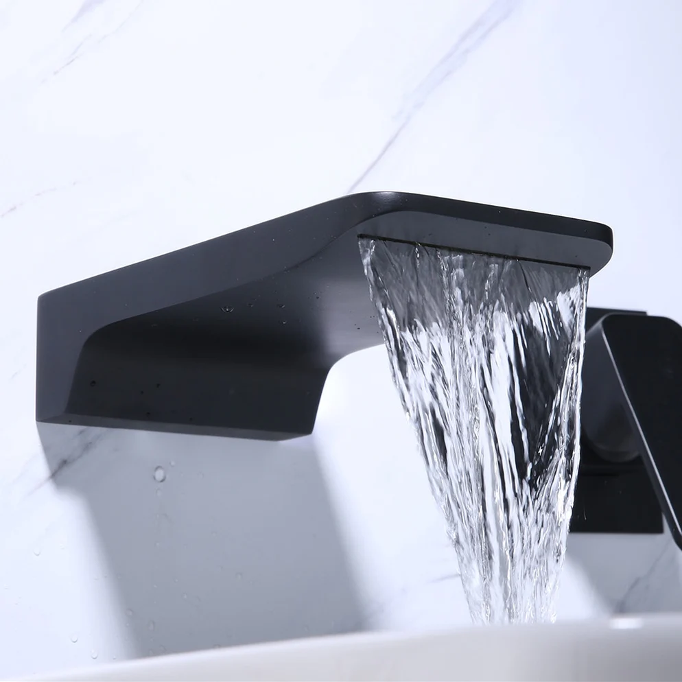 Kai - Moderner Wandmontierter Wasserfallhahn