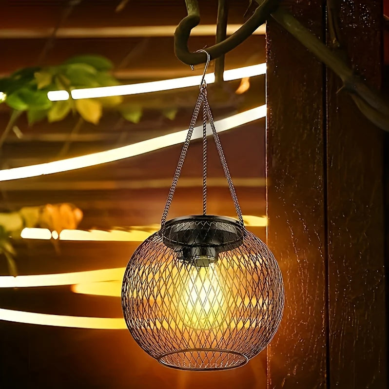 Solantra – Elegante Solar-Gartenlaterne mit LED & Tragegriff