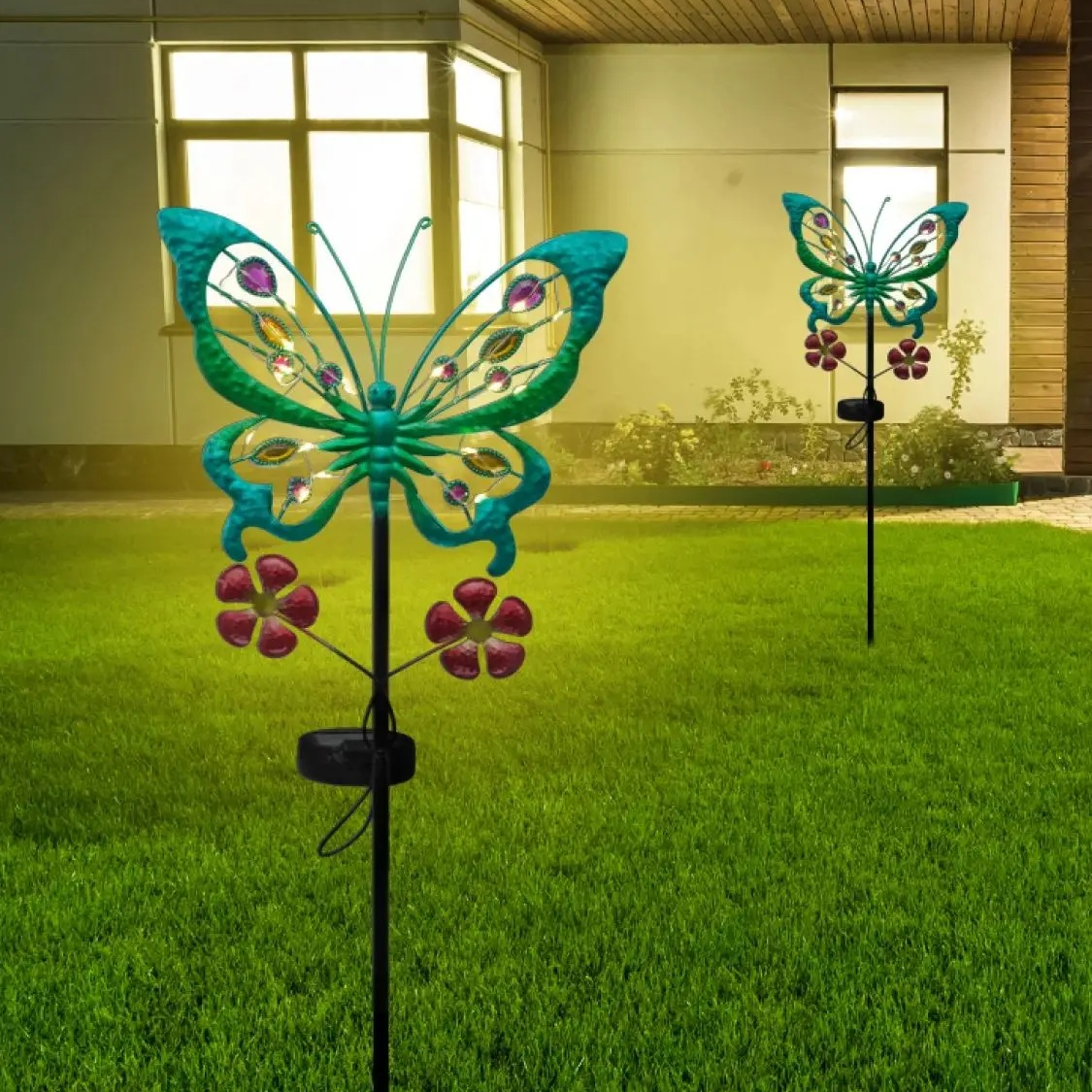 LunaWings – Bunte Solar Schmetterling-Gartenleuchte mit Erdspieß