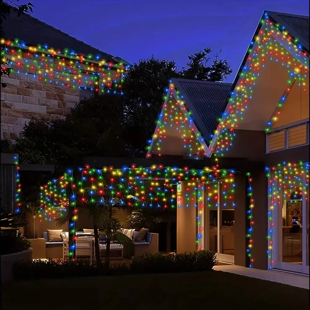 LumiCascade – Solarbetriebener LED-Lichtervorhang mit 96 warmweißen Lichternv