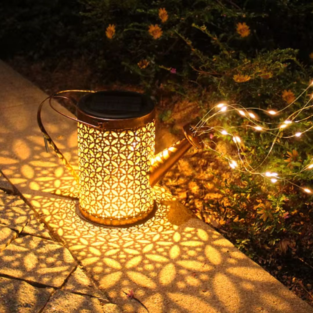 FairyPour - Dekorative Solar-Gießkanne mit kaskadierenden Lichtern