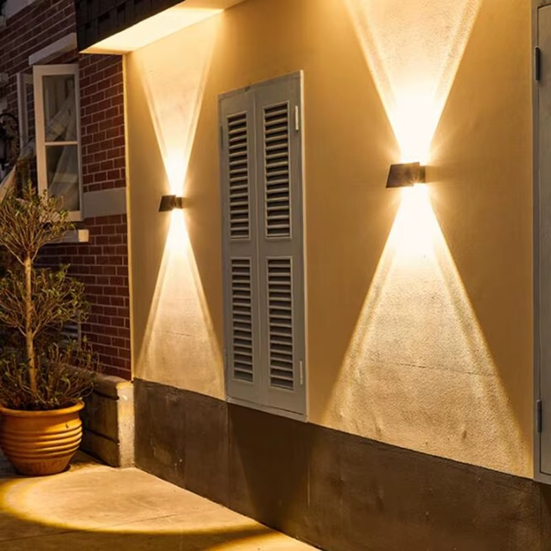 LumiVive - Solar-LED-Wandleuchte für den Außenbereich