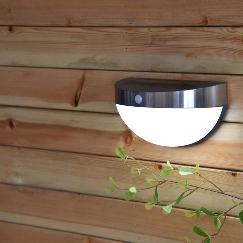 Arcus – Solar LED Außenwandleuchte mit Bewegungsmelder