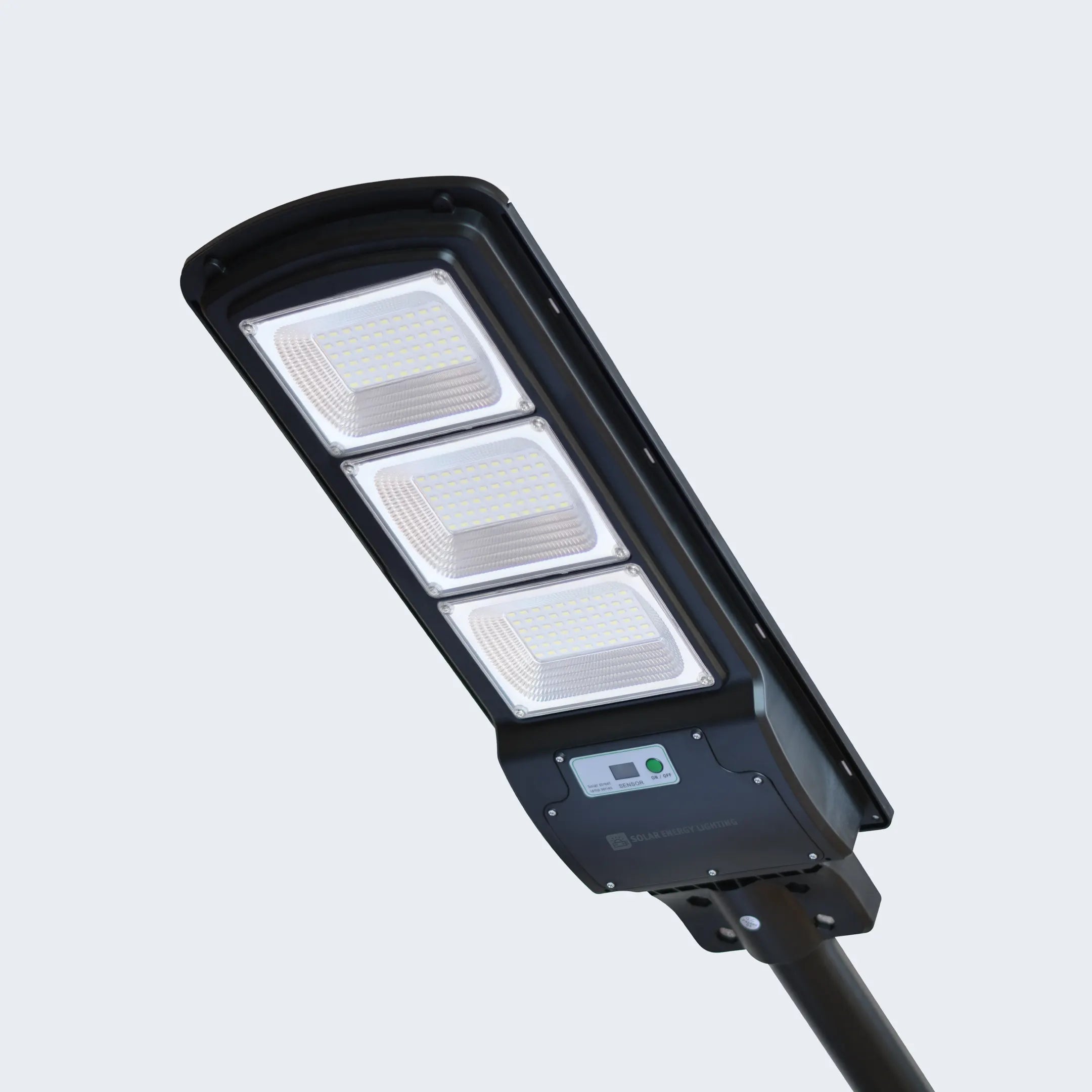 IlluminateSolarMega™ - 3 Lichter + 1 Frei 375W/6500 Lumen Ultra-helle Solar-Straßenleuchte